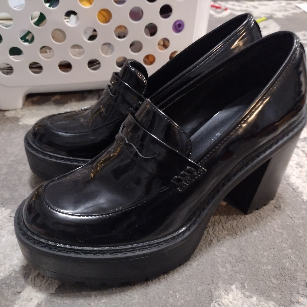 Madden Girl Cassidy Black Platform Loafers